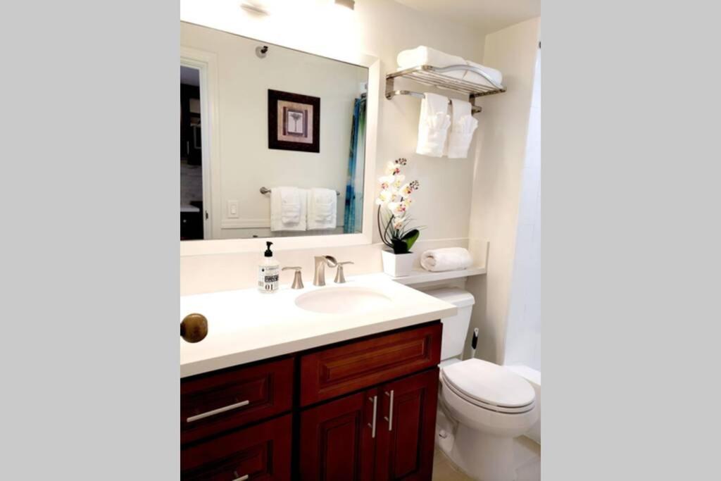 Apartment Waikiki Marina Studio, Ocean View, Free Parking & Wifi *